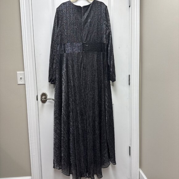Betsy & Adam Plus Size 22W Black Metallic Long-Sleeve Wrap Cocktail Dress Gown - Picture 8 of 11